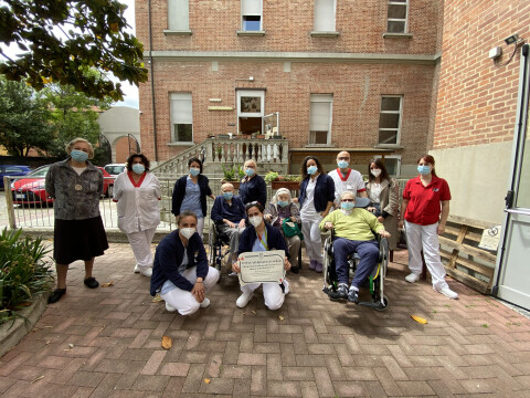 E' vero che è fortunata quella nazione che non ha bisogni di eroi, ma ancor più vero è che tante persone normali nelle emergenze lo sono diventate
