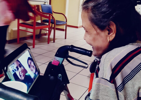 Il mondo degli anziani e la tecnologia