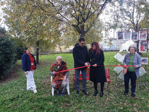 25 novembre Giornata internazionale per l’eliminazione della violenza contro le donne ASP inaugura una panchina rossa alla CRA Saliceto. L’Area Coesione Sociale interviene con servizi e progetti dedicati alle donne